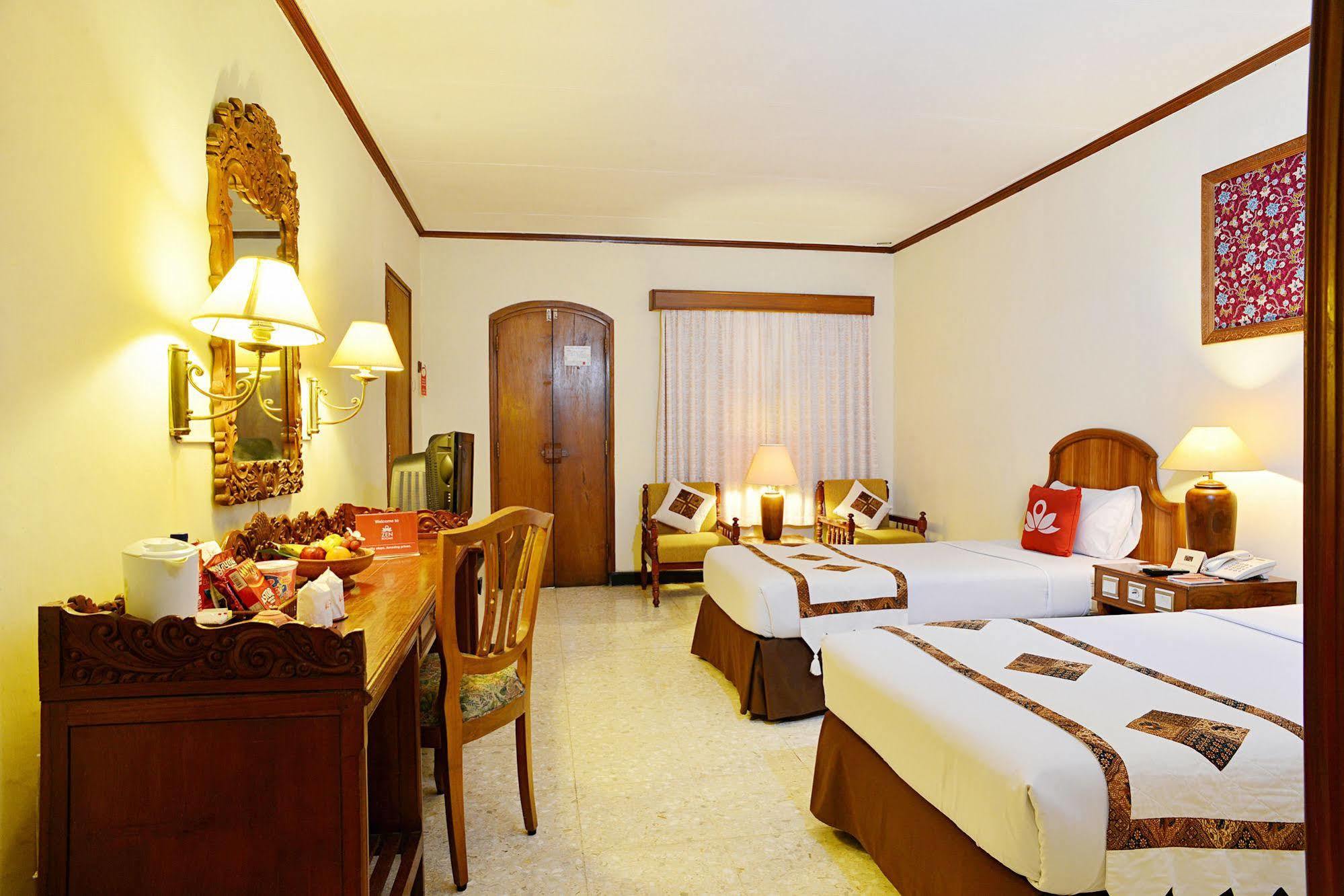 Zen Rooms Jogja Cendrawasih Pakualaman エクステリア 写真